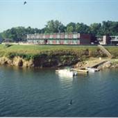 Lake Motel