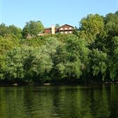 James River Inn