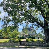 The Oaks Victorian Inn