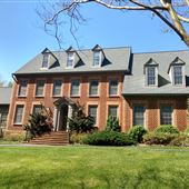 Twin Lakes Ct. House