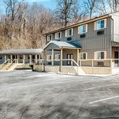 Grey Pine Lodge