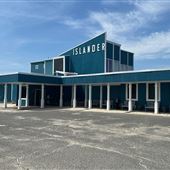 Islander Waterfront Restaurant & Motel