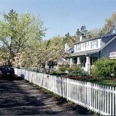 Lexington Road.- Neighborhood