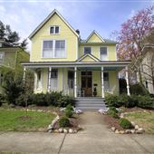 Yellow Queen Anne Victorian in South Richmond