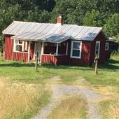 Sycamore Bend Farm/ log house and old buildings