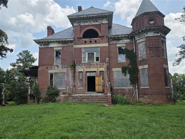 The Dunnington Mansion (8/3/2026 - Credits: Joe Cacciotti)